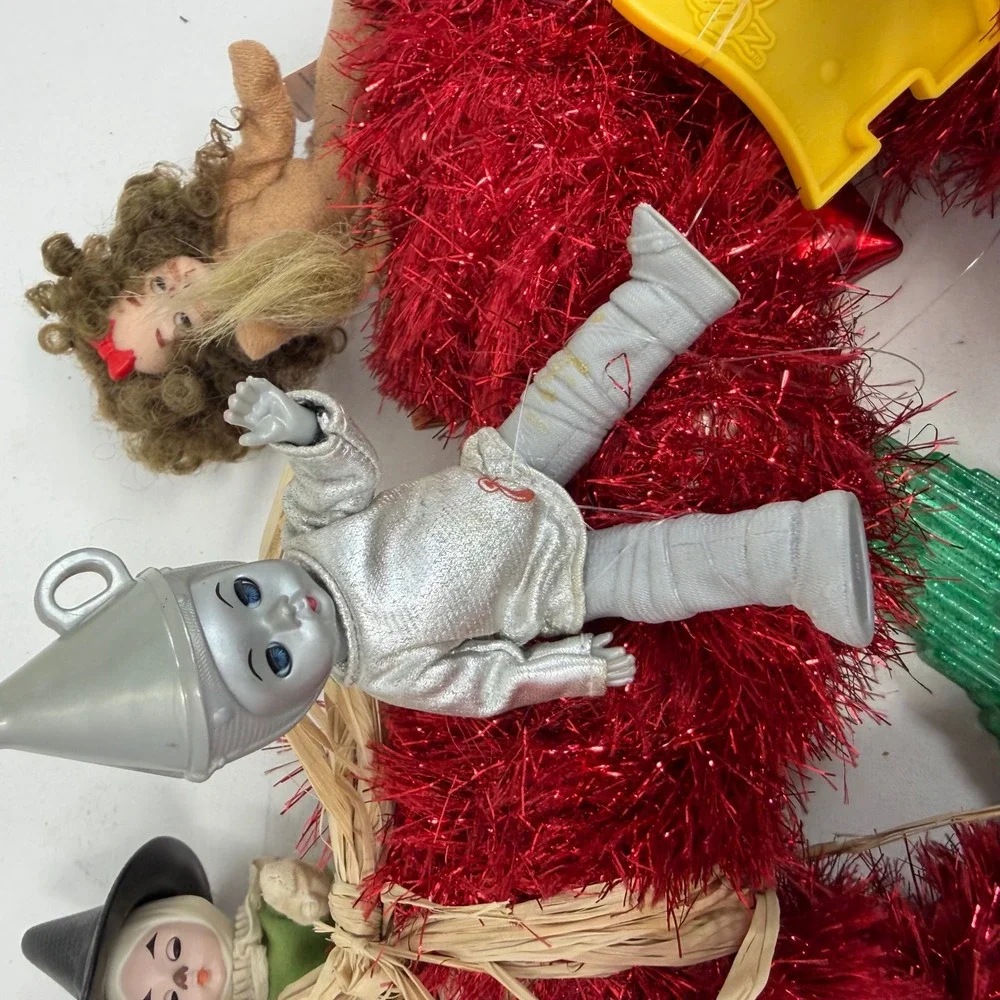 Vintage Wizard of Oz Madame Alexander Red Tinsel Wreath Handmade‎